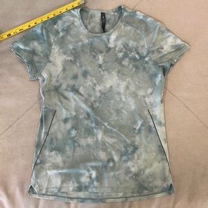 Lululemon Short sleeve shirt